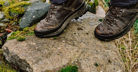 Cuidados essenciais para prolongar a vida das suas botas de caminhada.