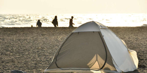Transforme sua Experiência de Camping na Praia em uma Aventura Fotográfica
