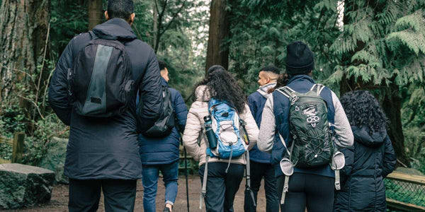Segurança em Grupo nas Trilhas: Dicas para fazer caminhadas em equipe e permanecer conectado