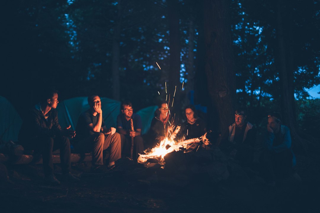 Dicas para Escolher o Local de Acampamento Perfeito: Encontre o Ambiente Ideal para a Sua Experiência