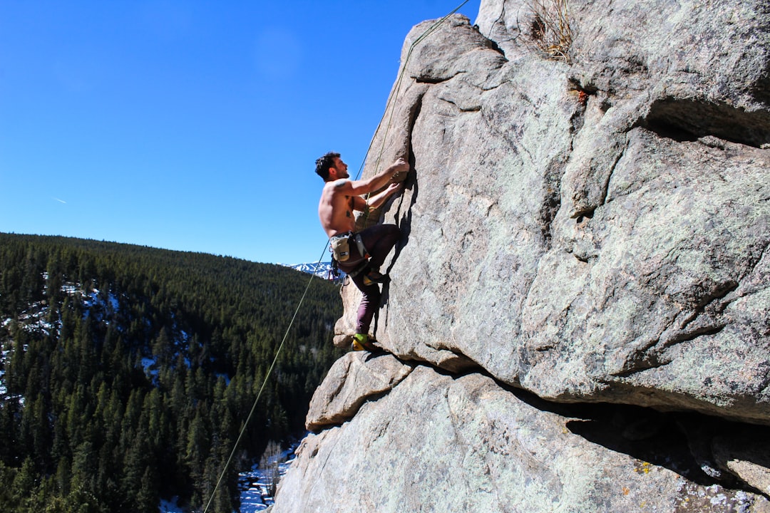 Equipamentos Essenciais para Escalada: Guia Completo para Iniciantes