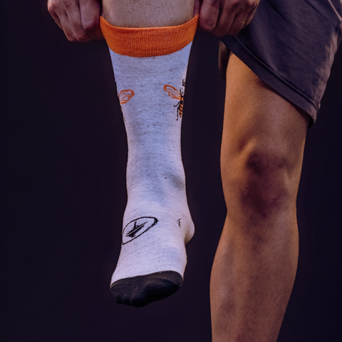 MEIA CANO LONGO MACBOOT BEE Marrom Acinzentado/LARANJA