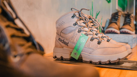 Bota Adventure Cano Longo Macboot Barreiro 02 Bege Acinzentado